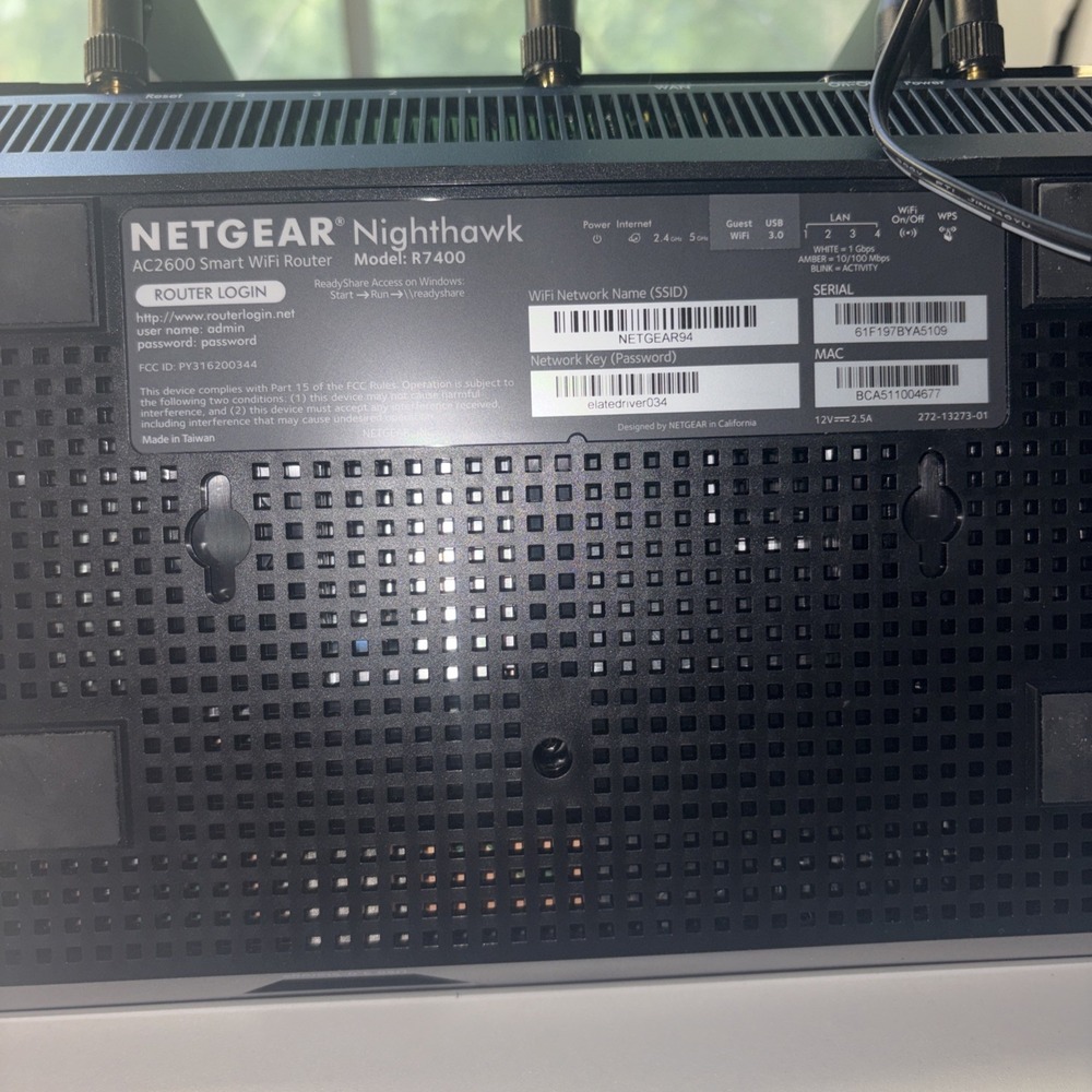 NETGEAR Nighthawk AC2600 Smart WiFi Router (R7400) - Picture 4 of 4